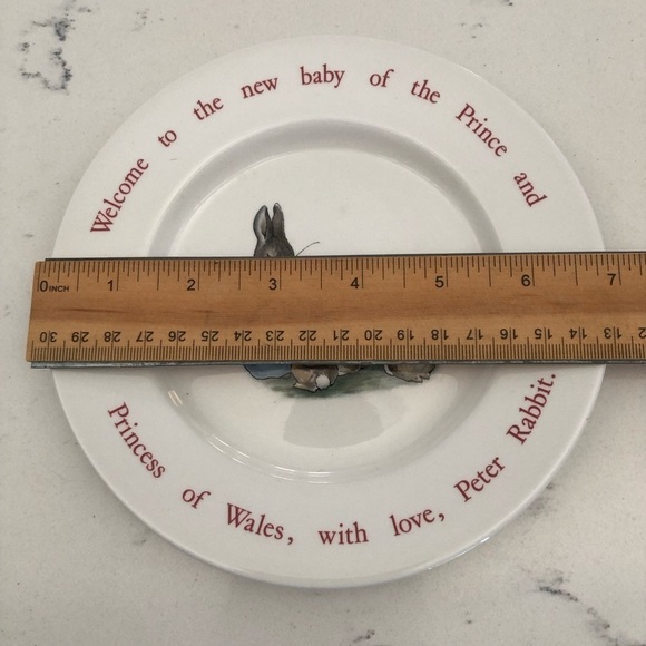 Prince William~Wedgwood Beatrix Potter Peter Rabbit~BIRTHDAY Plate 1982 - Picture 4 of 7